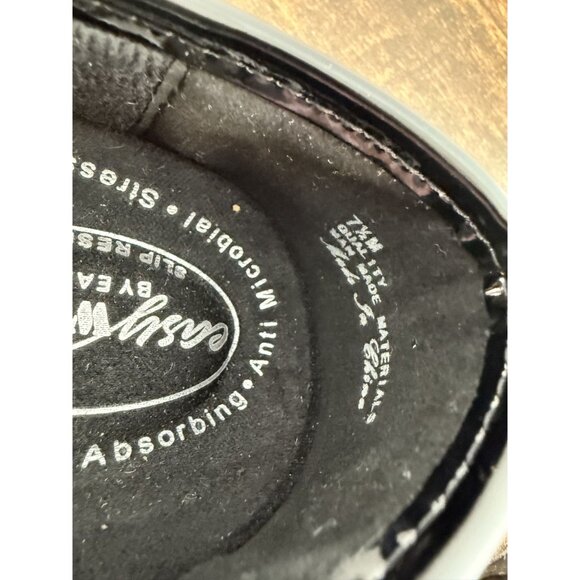 Women's Easy Works by Easy Street Laurie Slip-Resistant Shoe - Size 7.5 - Picture 3 of 7